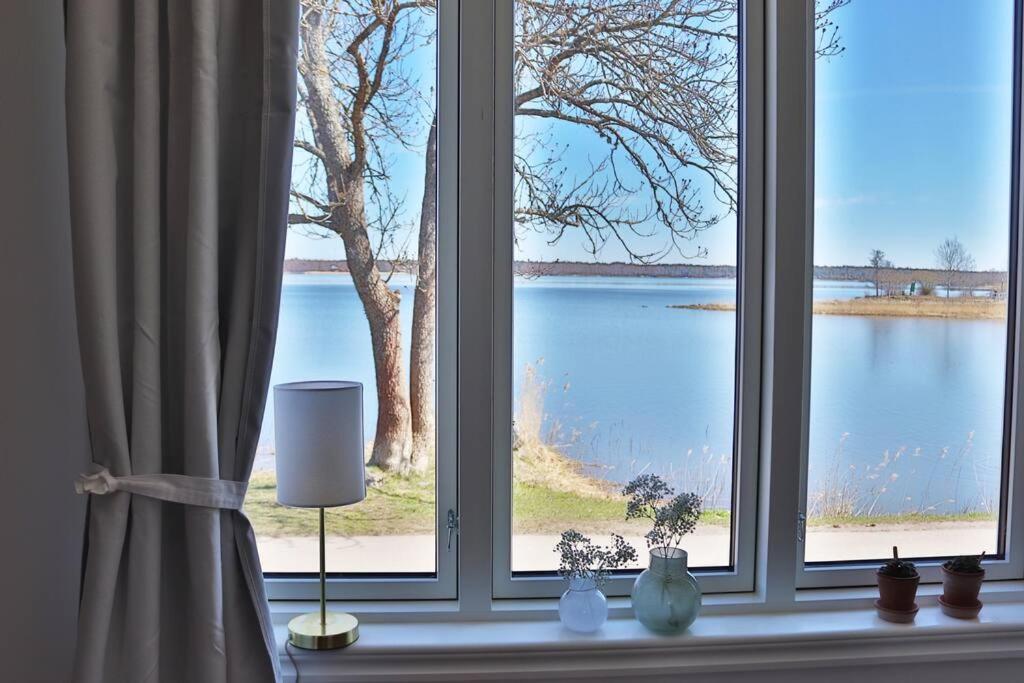 Captivating Harbor View Suite Osthammar Bagian luar foto