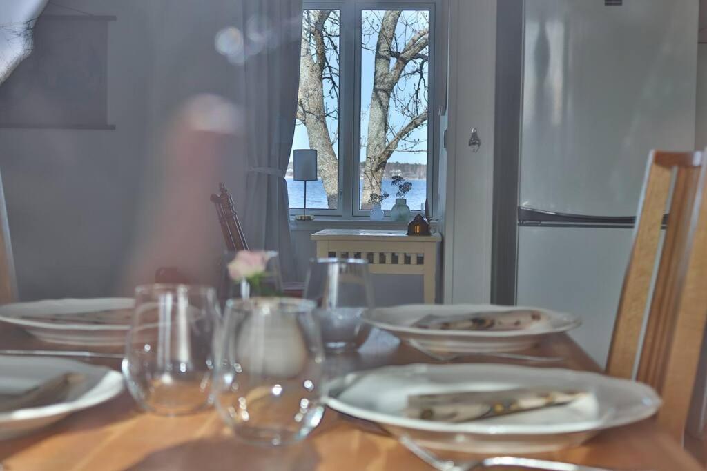 Captivating Harbor View Suite Osthammar Bagian luar foto